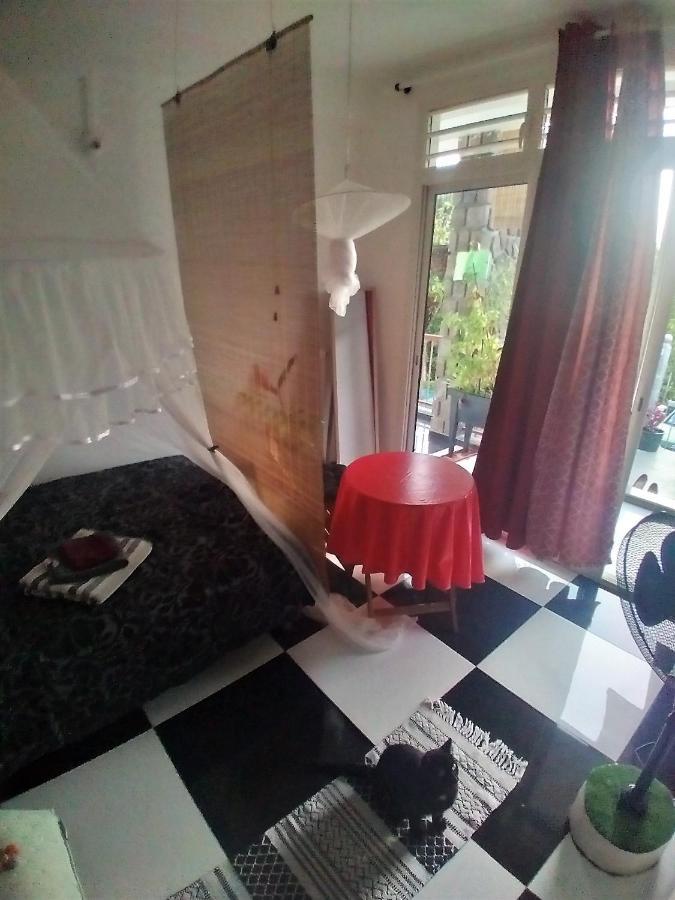 Chambre Avec Cuisine Et Sdb Semi-Privatives Separees Dans Un Ecrin De Verdure 레자빔 외부 사진